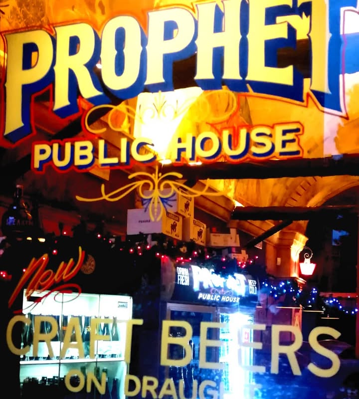 20 anni di Prophet pub, mica cazzi. Tantissimi auguri e…