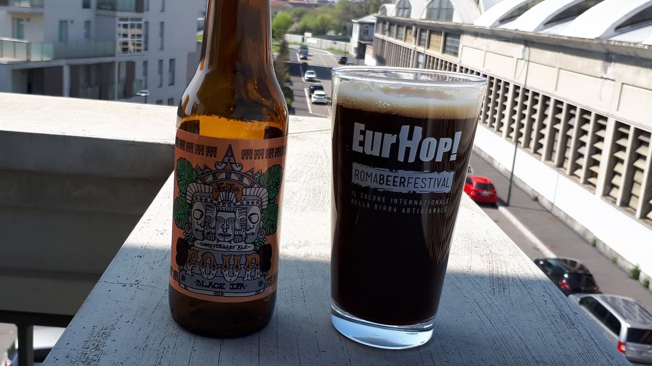 #diariodibordo hop skin – four, black ipa. Color tonaca di…