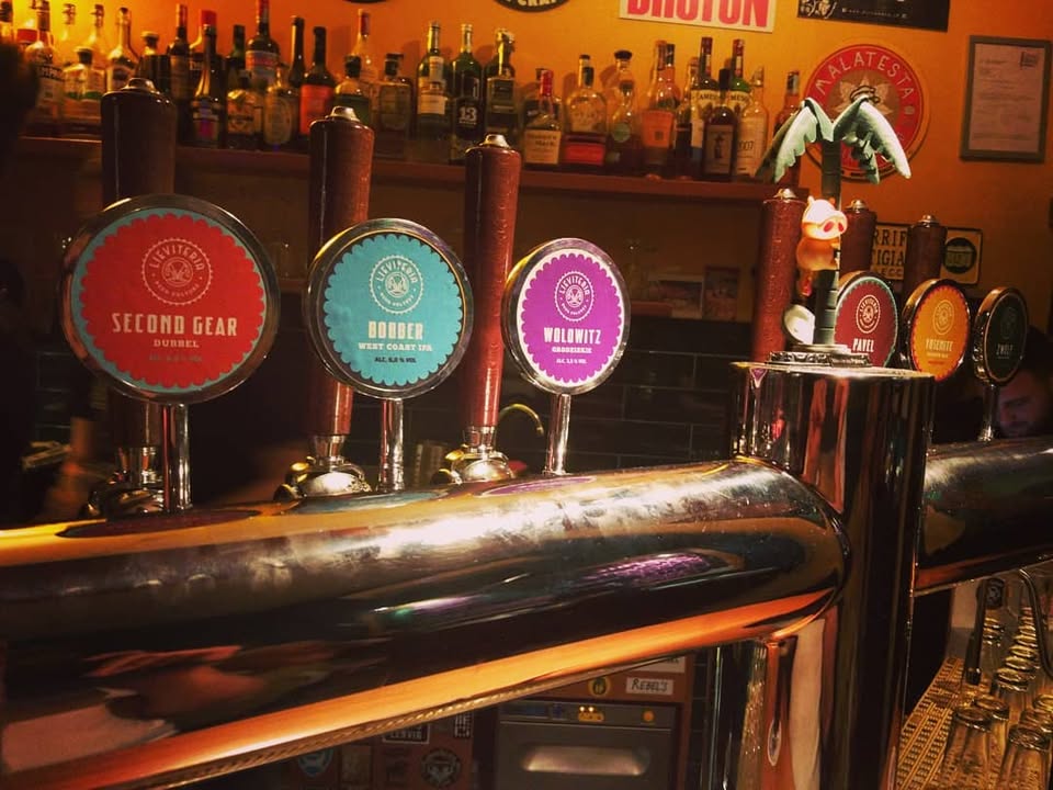 #diariodibordo @lieviteria Angelo è nel retrobottega, belle birre, bel