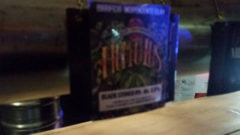 All’hops, Black ipa di elav, un po’ una scazzottata tra…