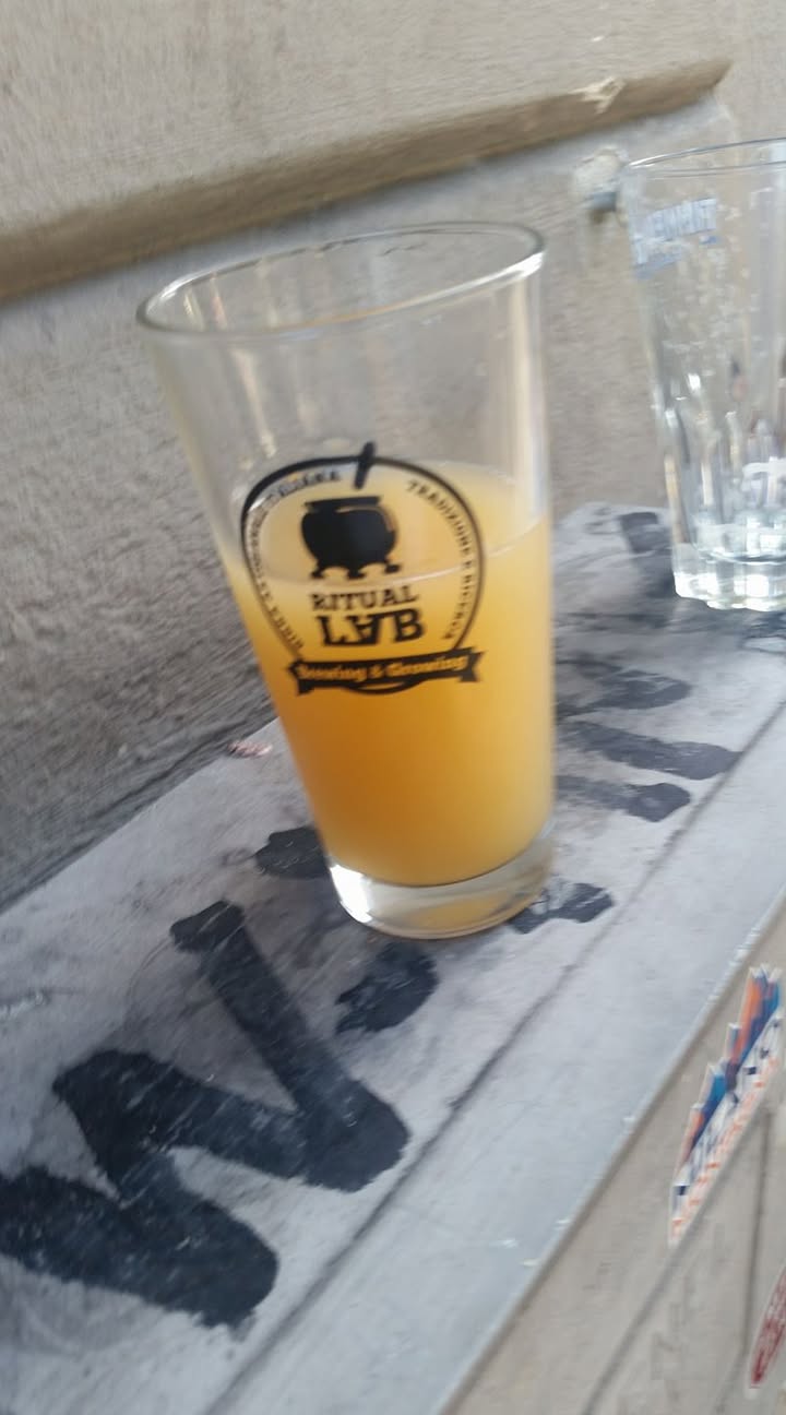 Pineapple chunk di East side. Oramai tutti si lanciano a fare Juicy! M