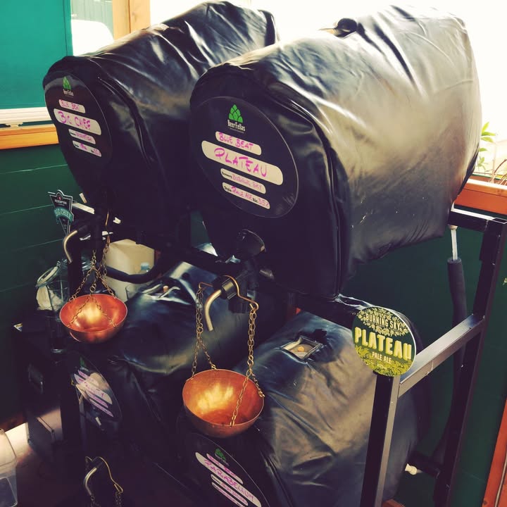 #diariodibordo #craftbeer #cask Beerfellas beerstribution per il compleanno del The…